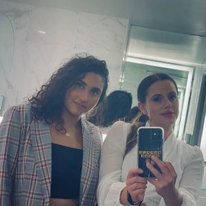 Meet your Posher, Lo